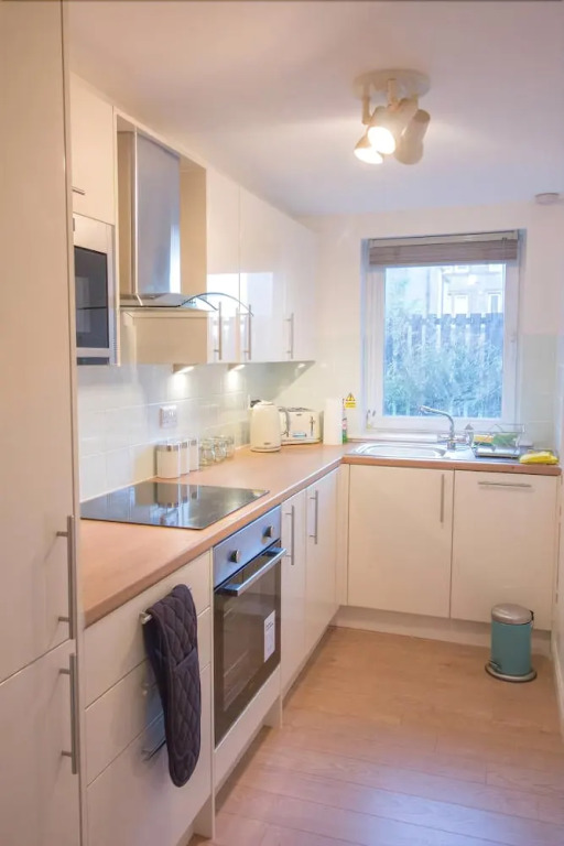 Beautiful & Private Apartment Seconds From Beach