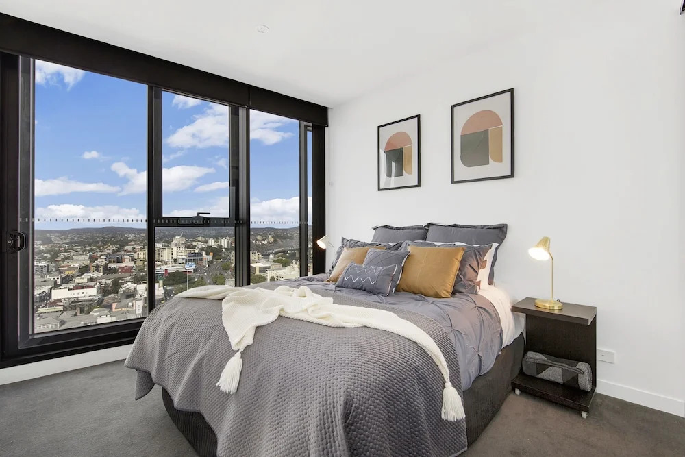 Breathtaking Views - Inner City Pad