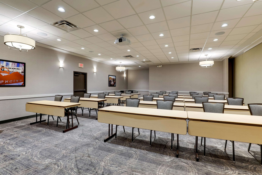 Drury Inn & Suites Phoenix Airport