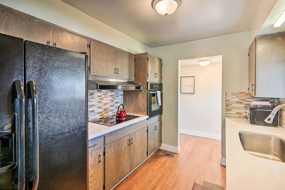 1 Mi to Main Street Sutter Creek: Poolside Oasis!