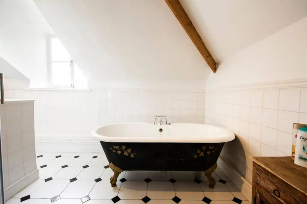 Clifton Spacious 3 Bed Apt & Parking - Simplycheckin