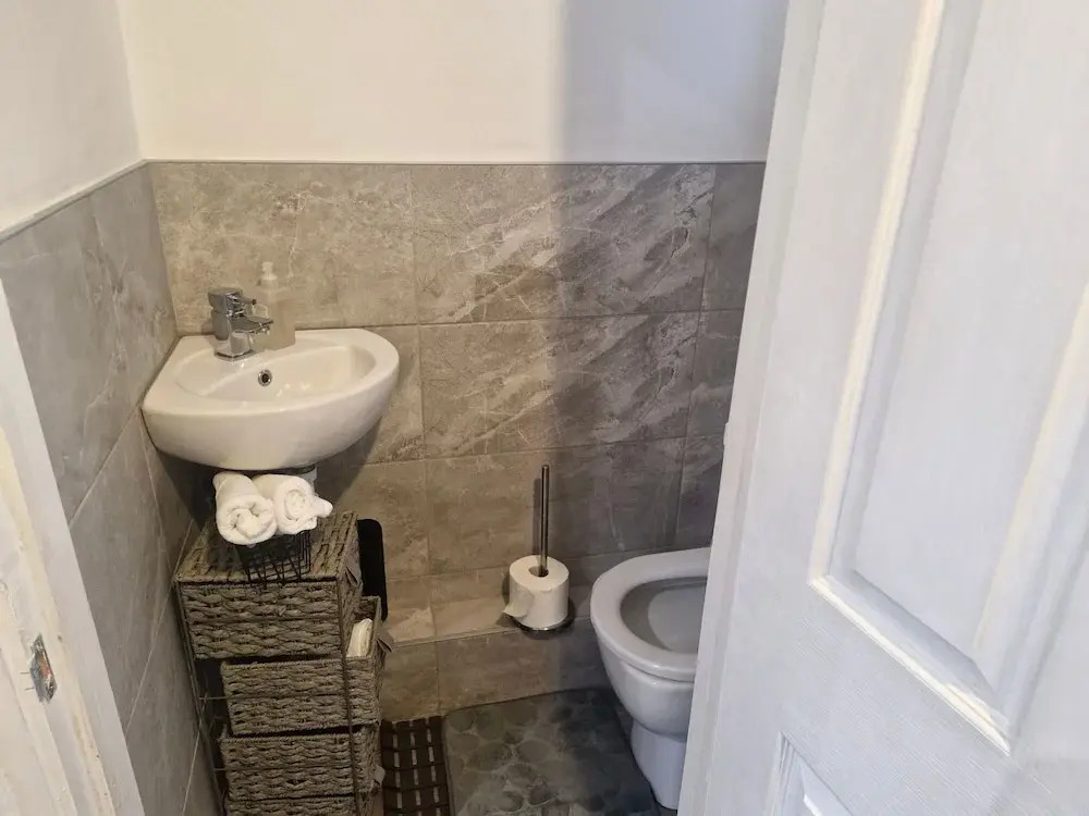 Beautiful Wythenshawe Home Near Airport With Garden & Parking Sleeps 5