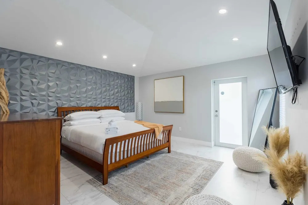 Olas Villa by Rove Travel - Home with Heated Pool