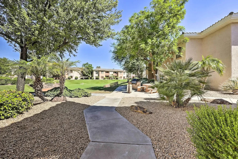 Communal Pool: Sunny First-floor Condo in Phoenix