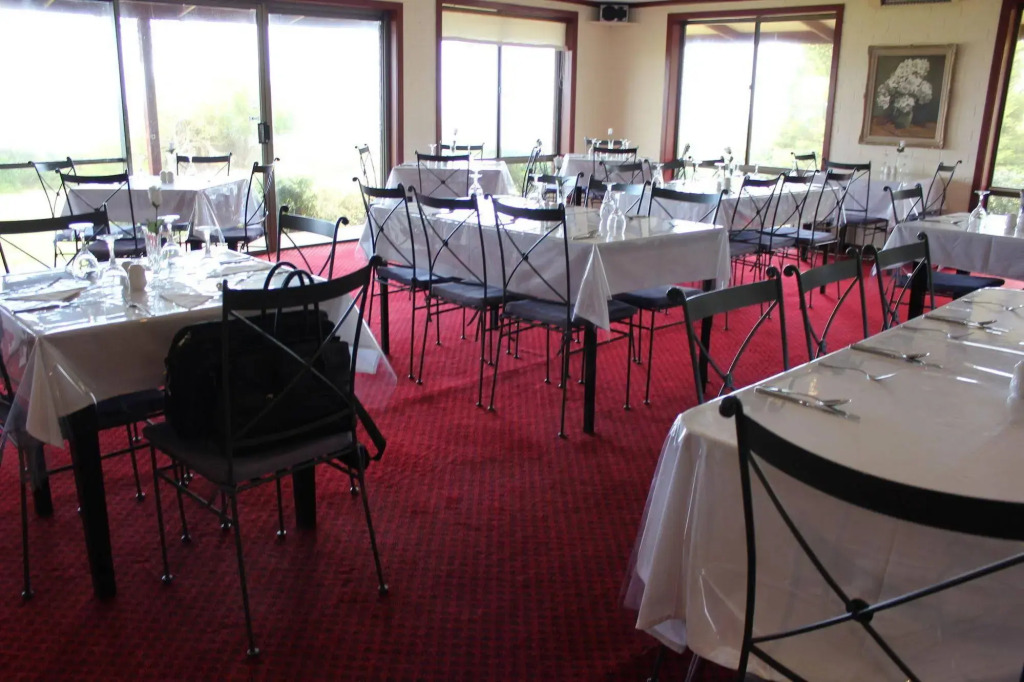 Skenes Creek Lodge Motel and Restaurant