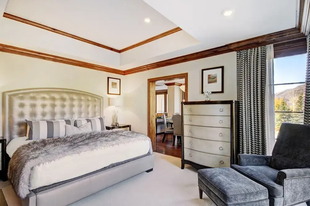 Chic 2 BR+Den Ritz-Carlton Condo with Valley Views by RedAwning - Save 20% on 7+ Nights!