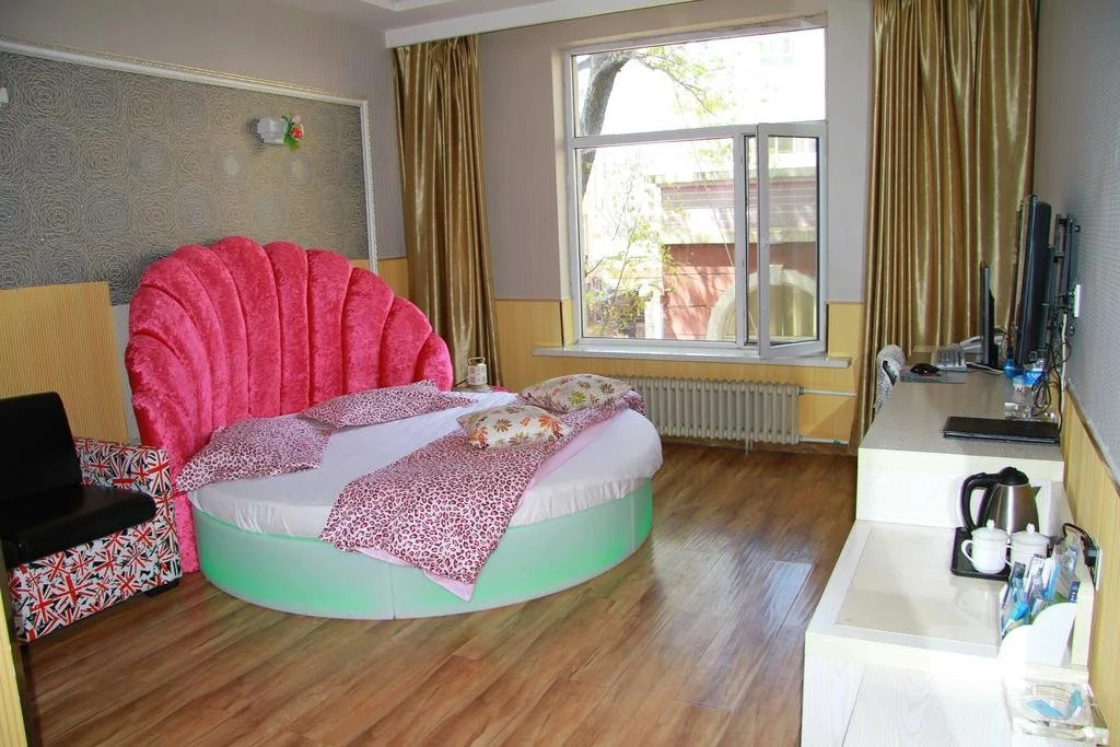 Lanting Theme Inn