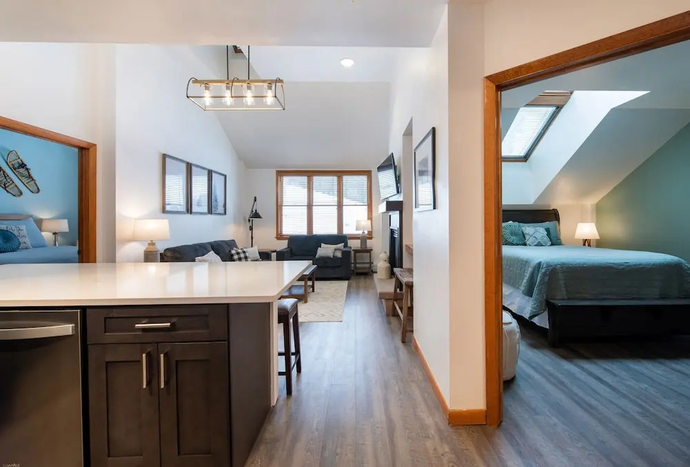 Zephyr Mountain Lodge, Condo , 7th Floor Forest and Slope View (Premium-Rated Condo 1705)