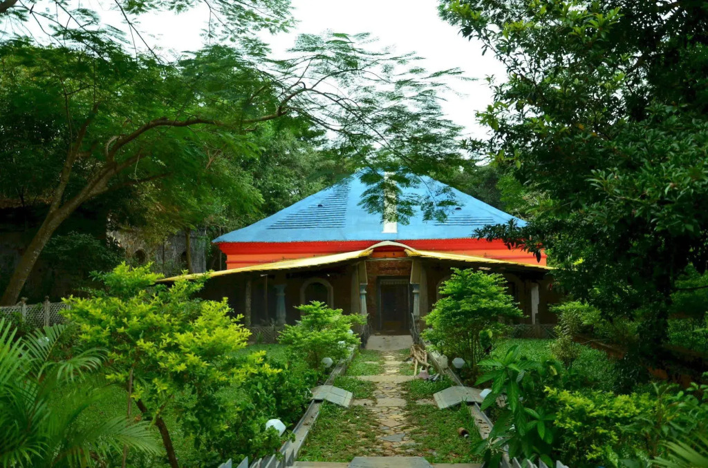 Saraya Art Cafe B&B