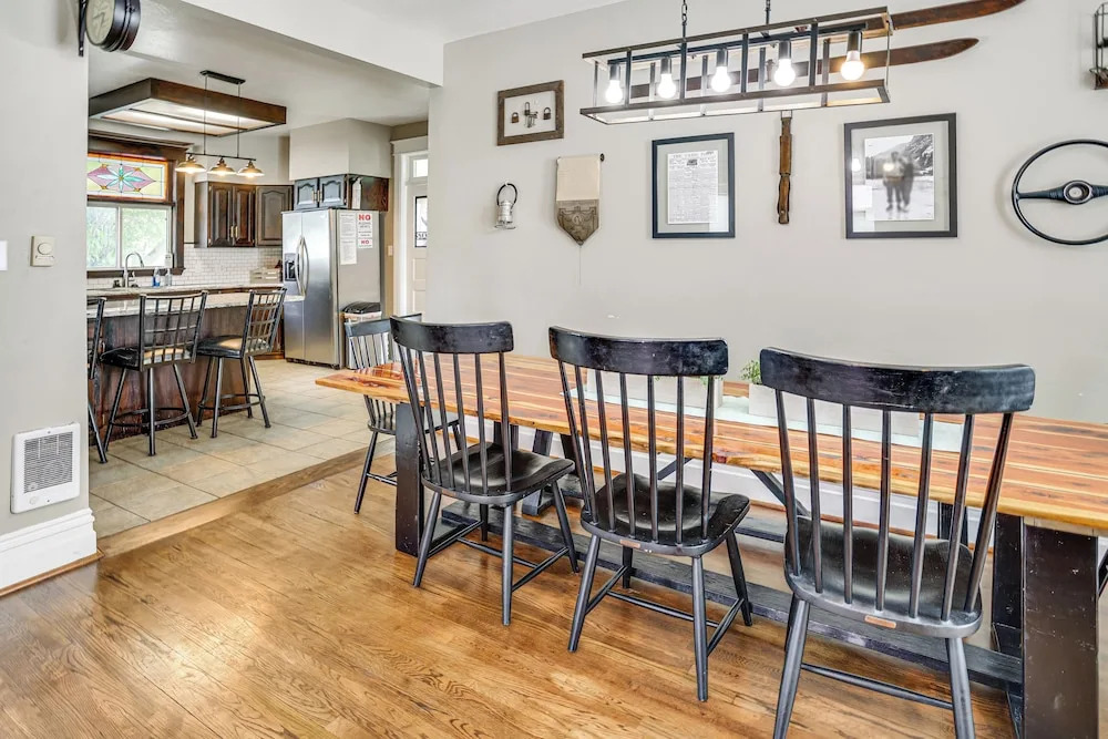 Charming Paris House ~ 1 1/2 Mi to Canyon!