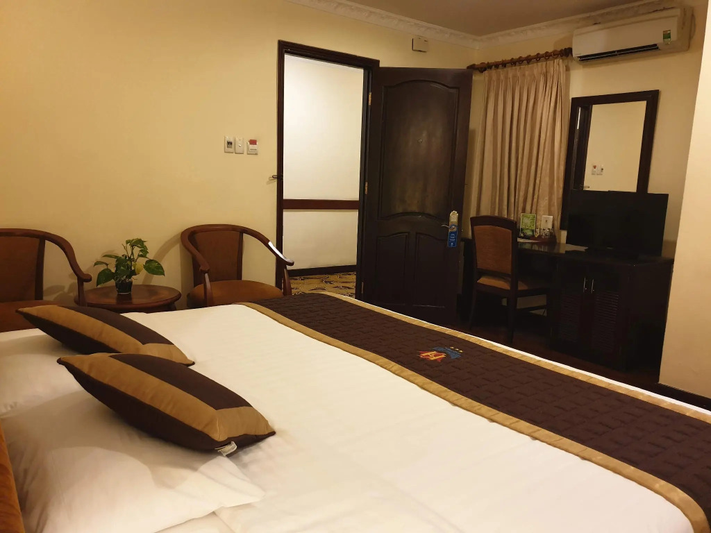 Huong Sen Hotel