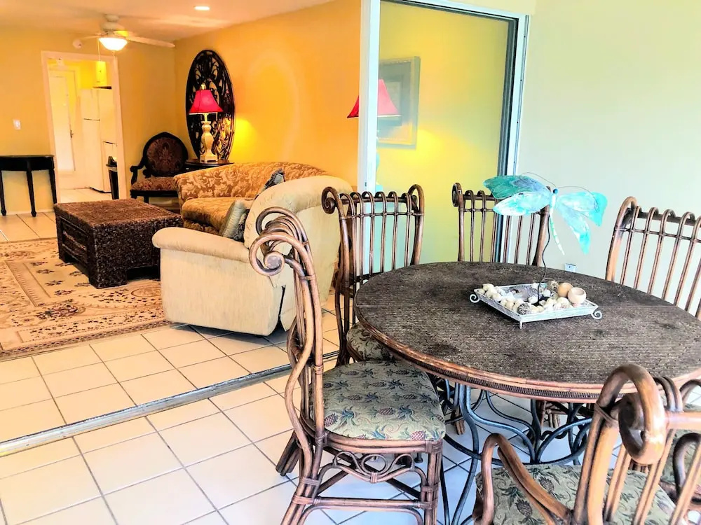 Olde Naples Condo #815