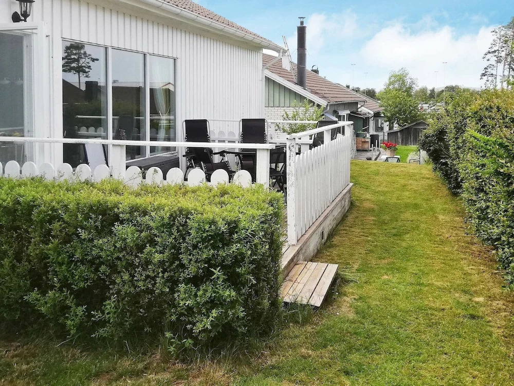 6 Person Holiday Home in Strömstad