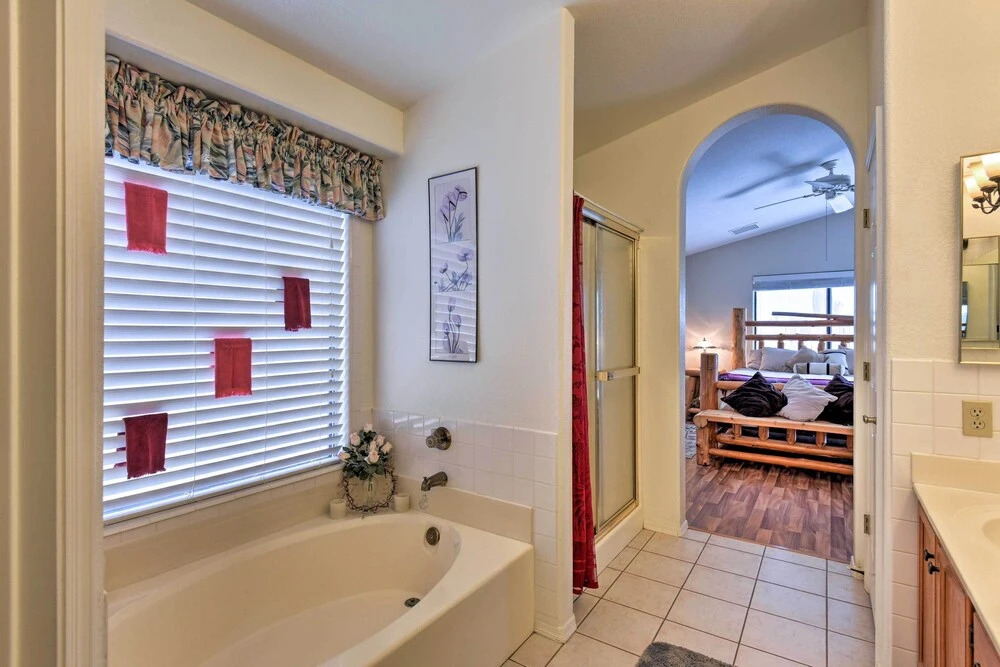 Walk to NFL Games: Glendale Home Near Golf