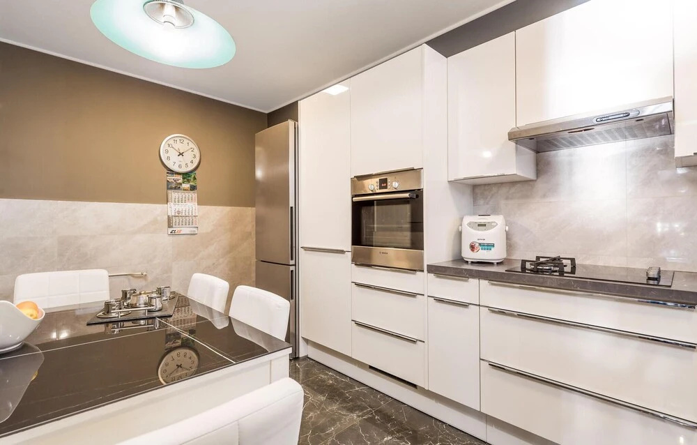 Stunning Home in Icici With Wifi and 4 Bedrooms
