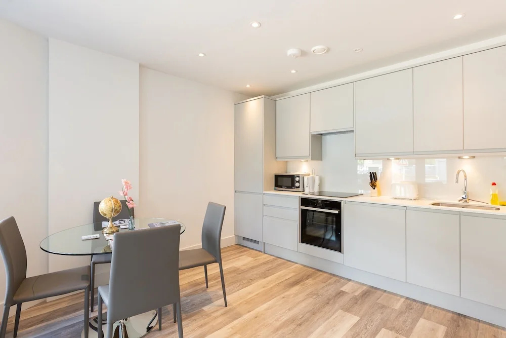 Family 2 Bed Apartment In Fulham Near Station