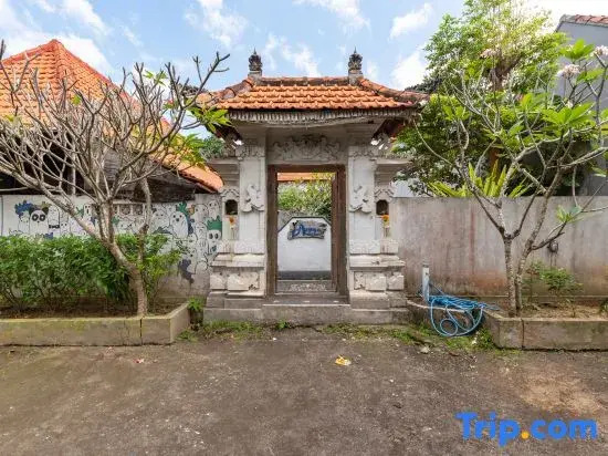Urbanview Asung 2 Guesthouse near Canggu