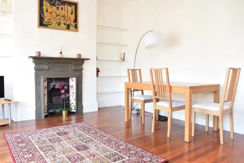 2 Bedroom Maisonette in Barons Court