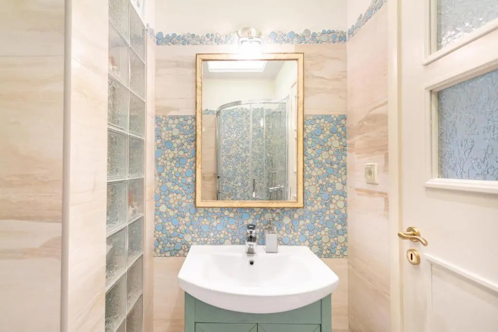 Bright, Calming Retreat With a Balcony Near Metro!