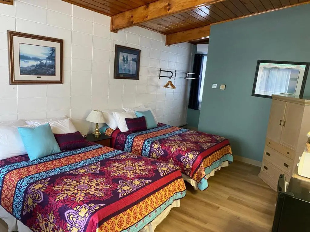 Huron Sands Motel and Restaurant