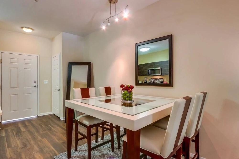 Disney's Gorgeous 1BR/1Bath with Free Parking! (R1)