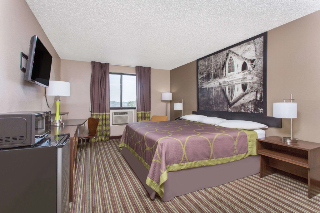 Super 8 by Wyndham Columbus Airport