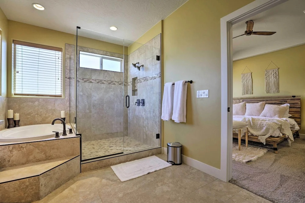 La Verkin Home w/ Hot Tub, Kayaks, & Bikes!