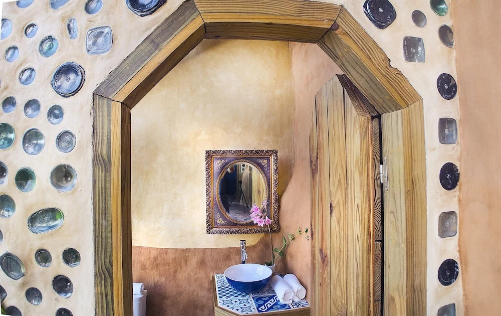 Caliu Earthship Ecolodge
