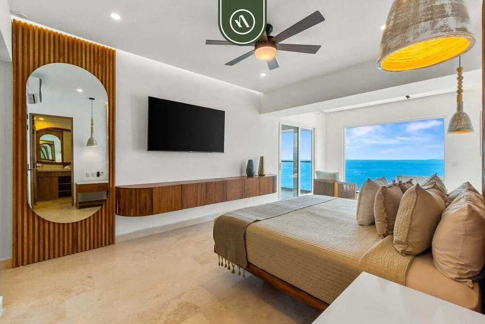 Luxury 4 BR Condo Amazing Views - Beach - Pools