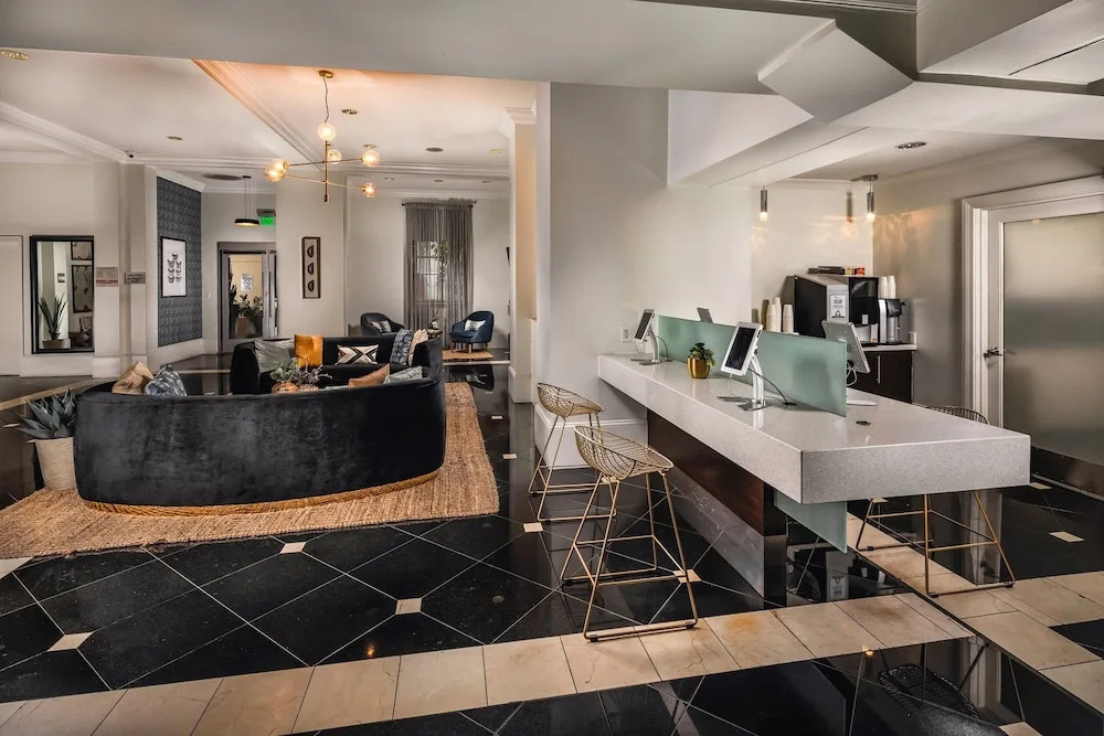 Glamorous KTown Boutique Residences with Rooftop view