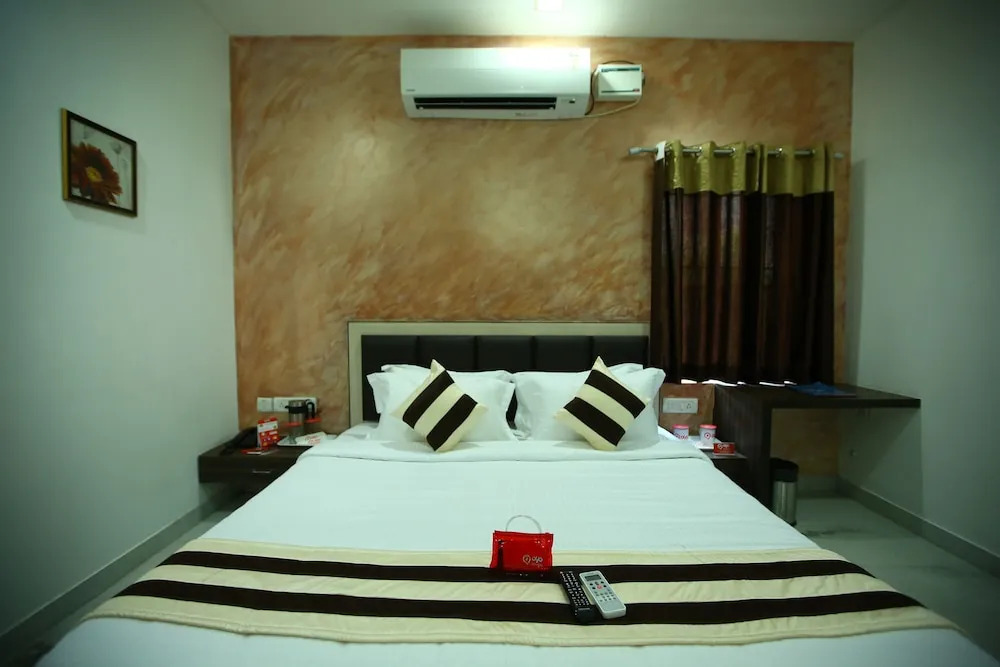 OYO 2282 Apartment Velachery