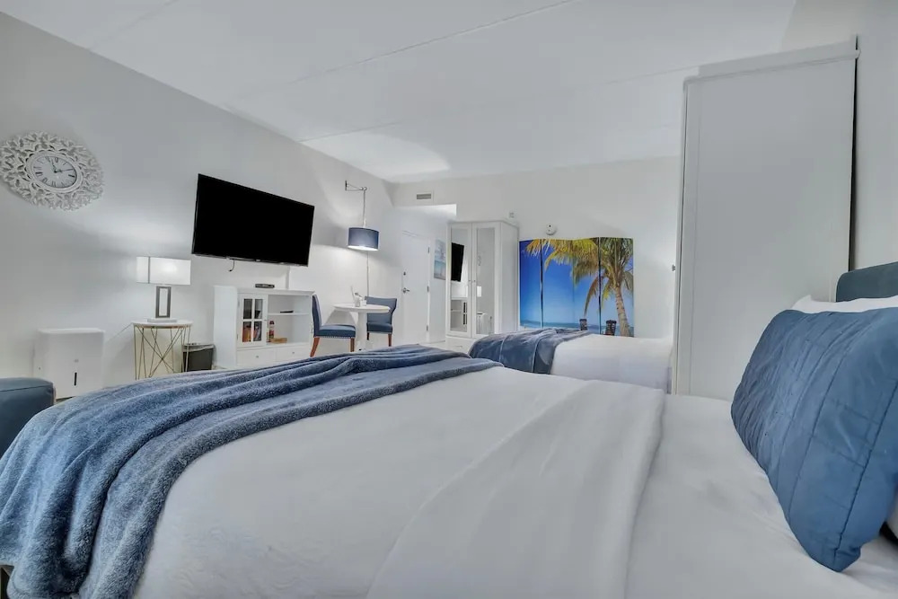 Sunset Suite - Private Balcony Gym Pool
