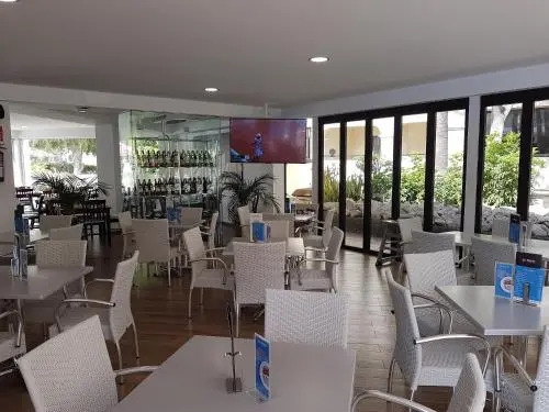 Tropic Apartments en Castle harbour