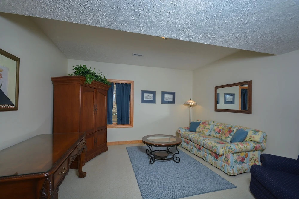 San-Stress 4 Bedroom House