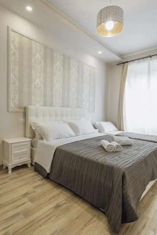 Mirabilia House