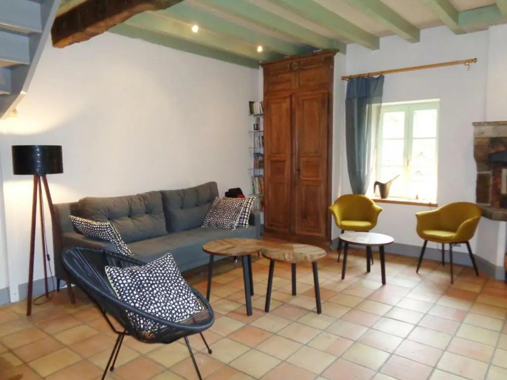 Gîte indépendant 8p, cheminée, animaux acceptés, nature paisible - FR-1-496-10