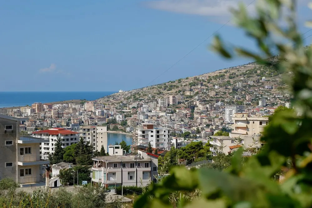 Lovely 2-bedroom Apartment in Saranda