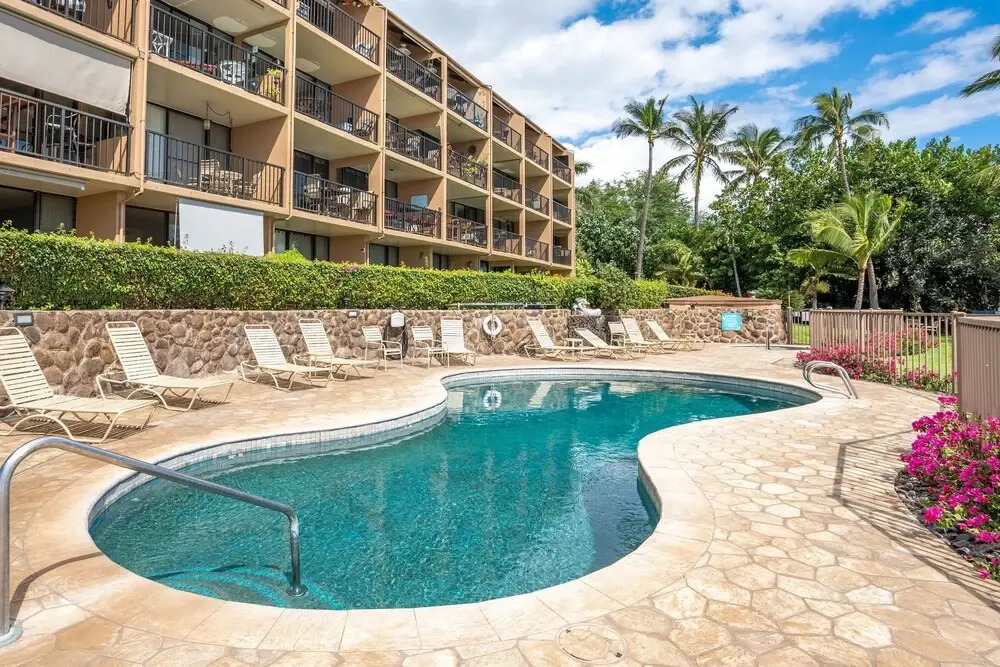 Ocean Front & Budget Friendly: Maalaea Banyans 204 - The Perfect Couples Getaway