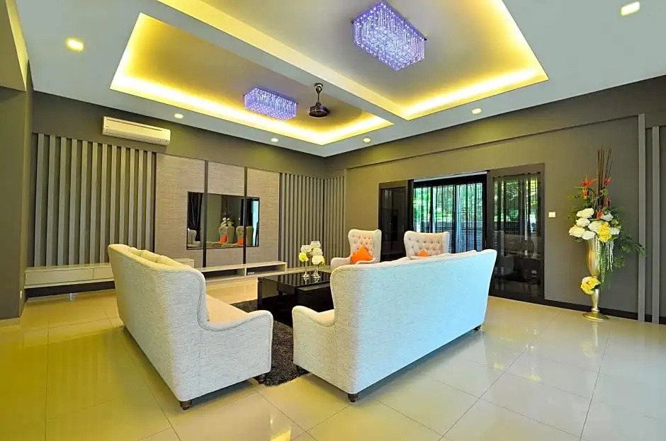 Violet Luxury Service Villa