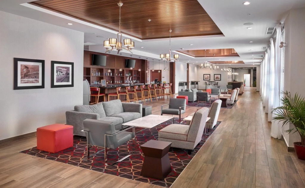Four Points by Sheraton Edmonton West