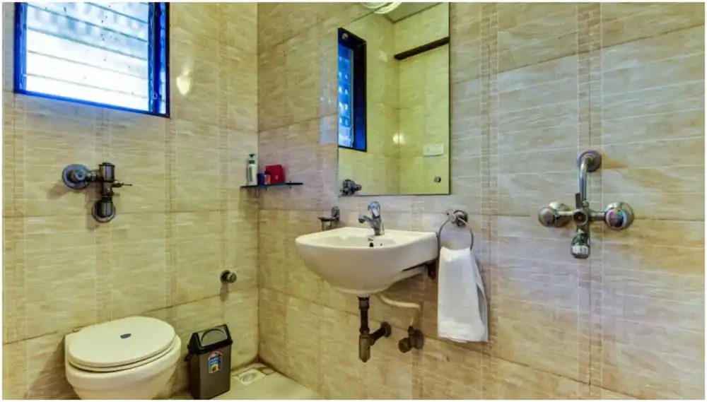 OYO 2080 Apartment near Juhu Beach