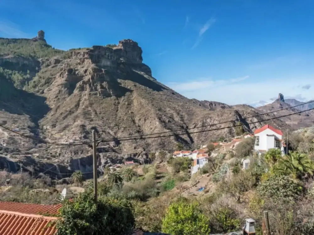 House Sleeps6-parking-garden-pool in Summer-pet