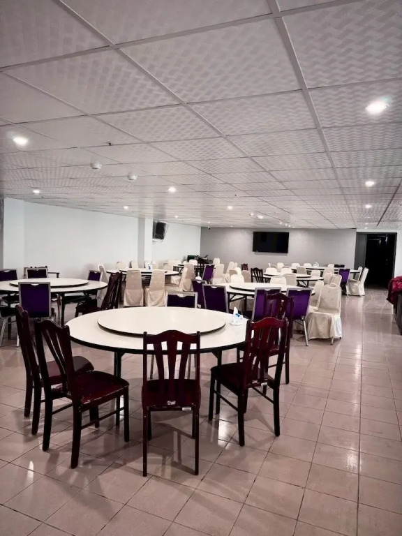 Chuanfu Shimen Hotel