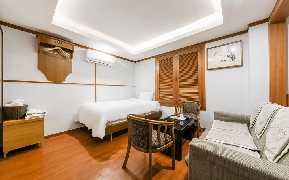 Goyang Karma Hotel