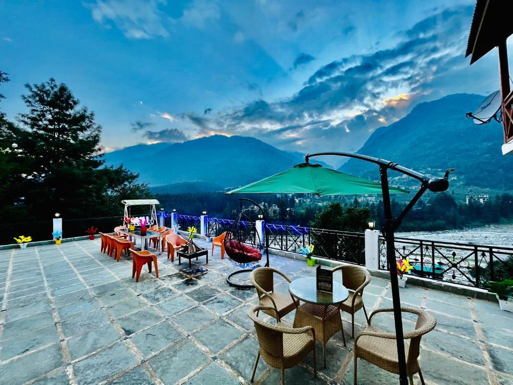 Snow Clad Riverview Hotel & Resort, Manali