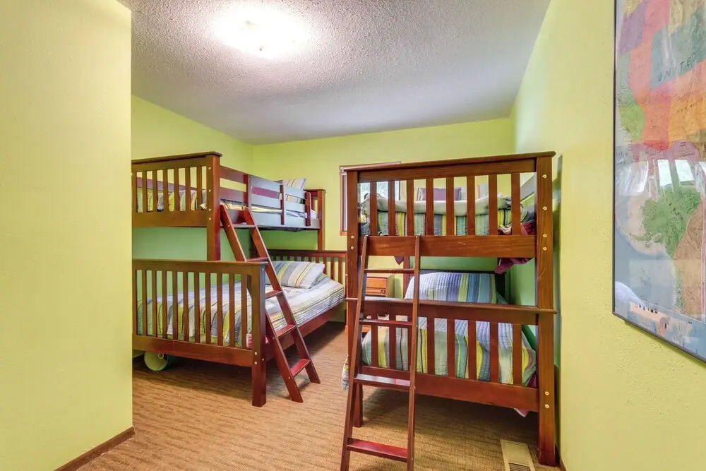 Deck & Boat Dock: Lakefront Getaway in Camdenton