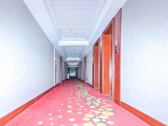 Donghua Hotel Bazhong