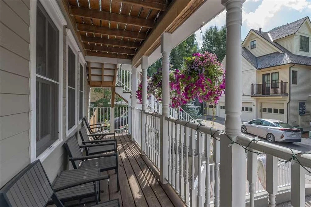 Charlie's Place B