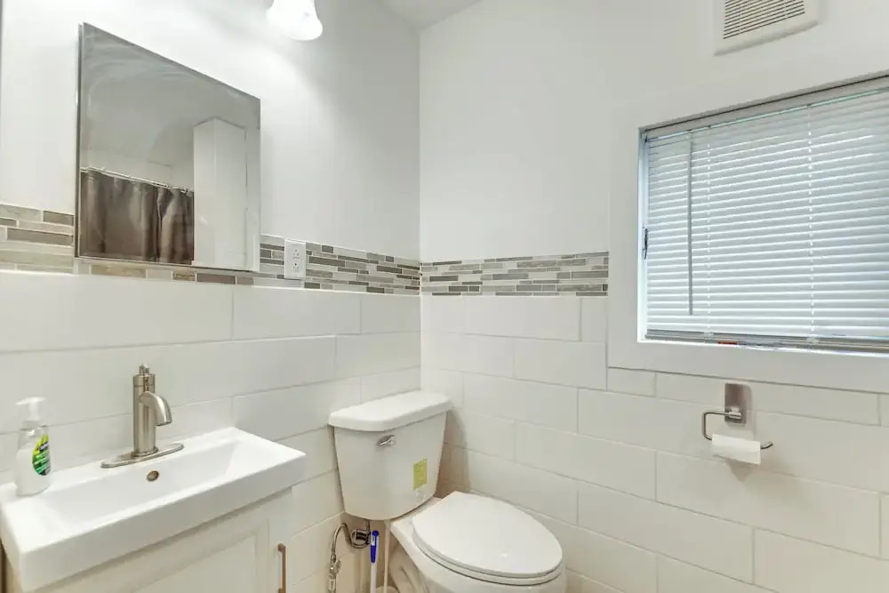 < 1 Mi to Main St: Quiet Apartment in Galesburg!
