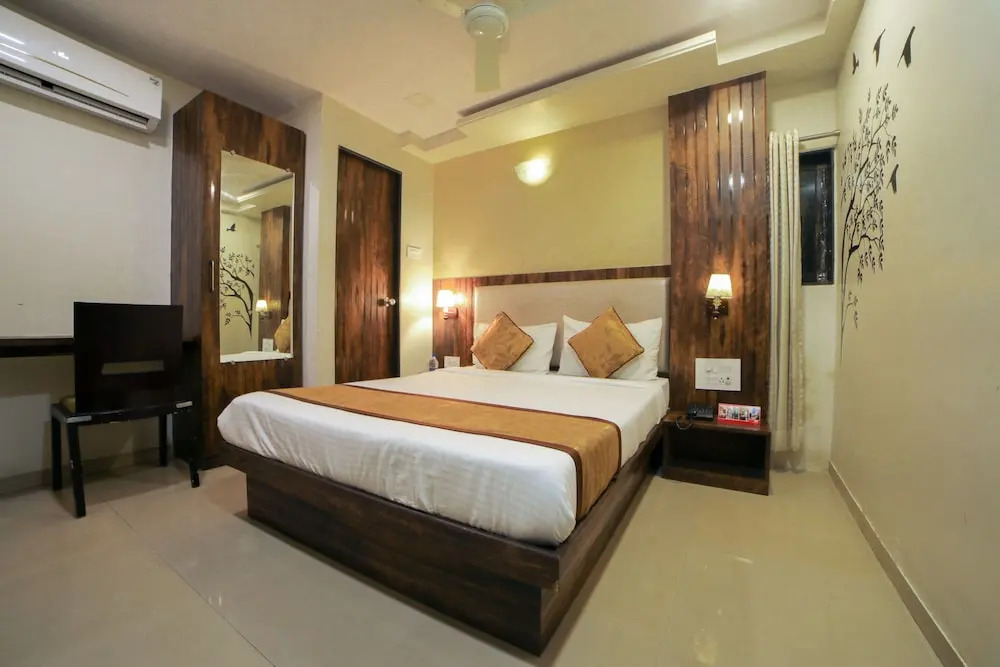 OYO 4186 Hotel Oyster